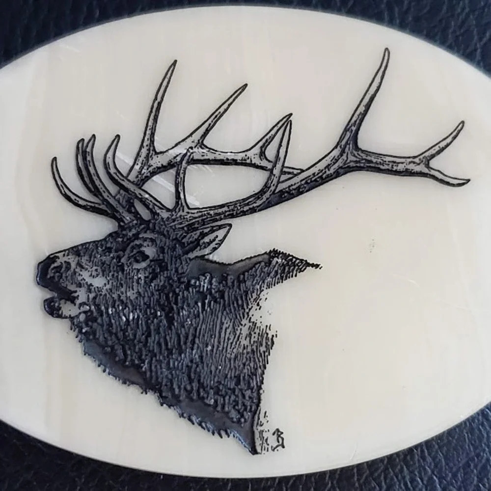 VTG Scrimshaw Style Bull Elk Belt Buckle Faux Bone Cream Oval Wildlife Antler
